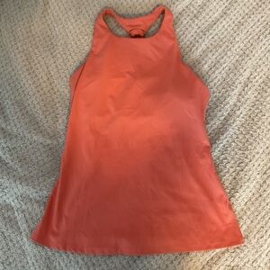 Old Navy Size Small Workout Top With Removable Pads